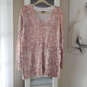 Apt.9 Snake Print SweaXter